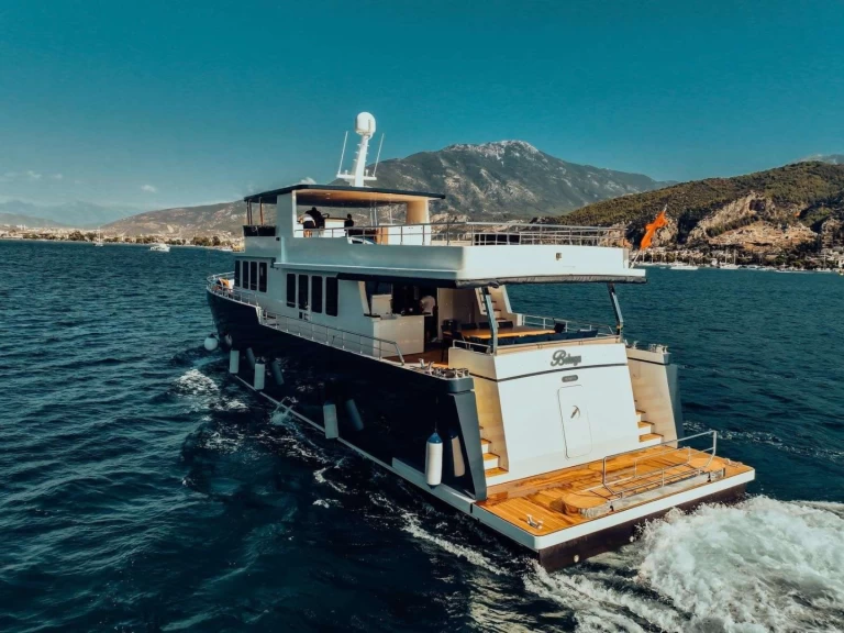 Huur een Custom BELUGA in Fethiye