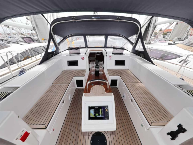 Bootverhuur Murter-Kornati goedkoop Bavaria C45 Holiday