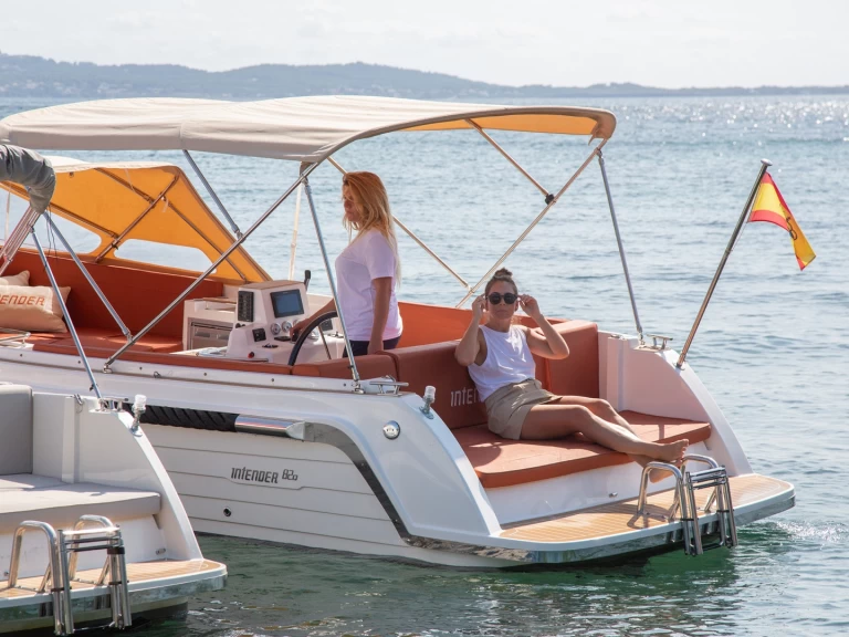 Bootverhuur Interboat Intender 820 in Port de Pollença via SamBoat