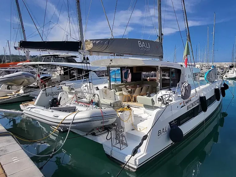 Catamaran te huur in Procida voor de beste prijs