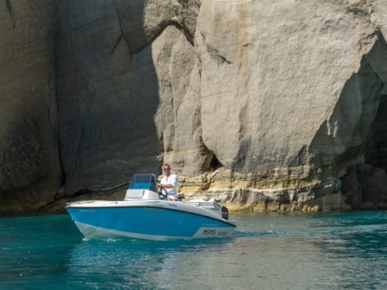 Motorboot te huur in Agía Kiriakí voor de beste prijs