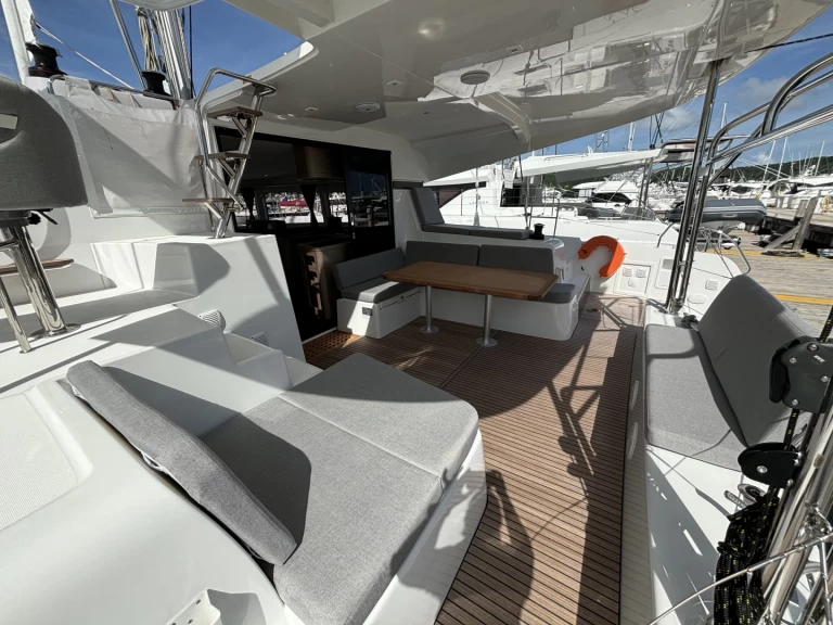 Bootverhuur Lagoon Lagoon 42 in Playa Sardinera via SamBoat