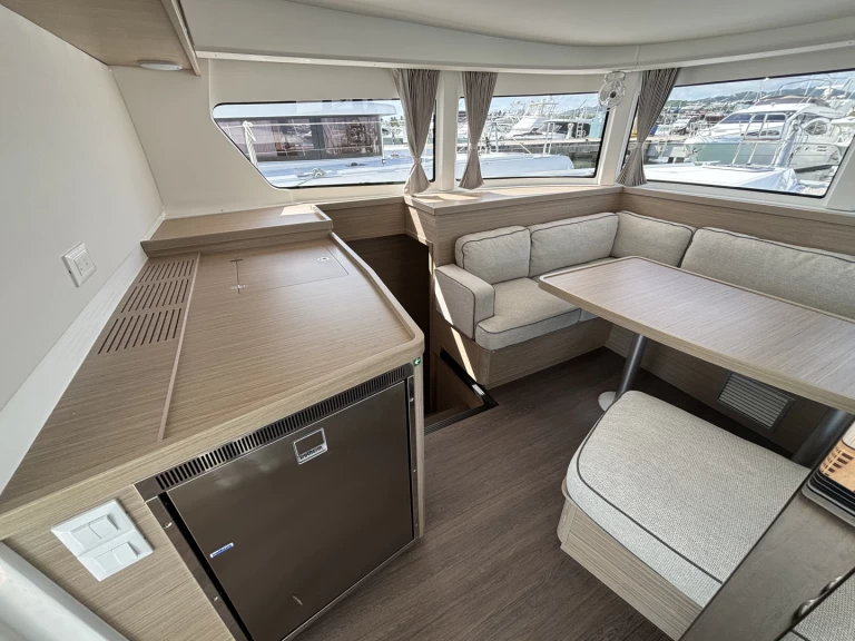 Verhuur Catamaran Lagoon met vaarbewijs