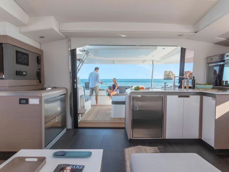 Huur een Fountaine Pajot Elba 45 in Capo d'Orlando