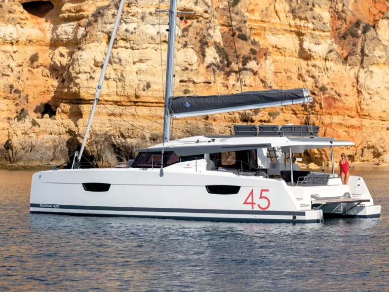 Bootverhuur Fountaine Pajot Elba 45 in Capo d'Orlando via SamBoat