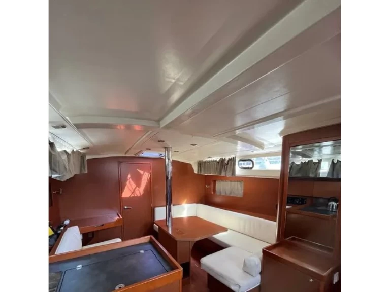 Bénéteau Oceanis 41.1 te huur van particulier of professional in Gouviá