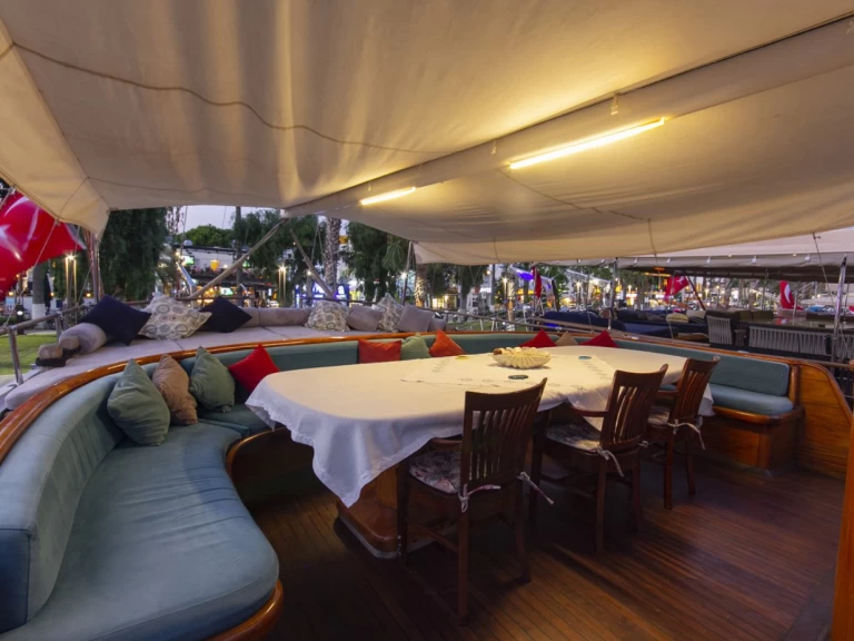 Custom Made Serenad te huur van particulier of professional in Bodrum