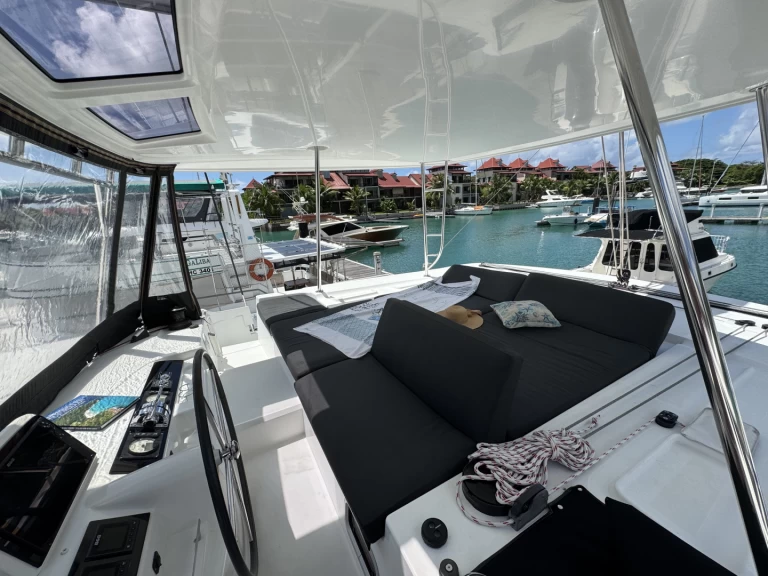 Huur een Lagoon Lagoon 46 in Mahé