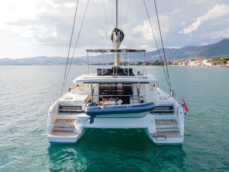 Huur Catamaran met of zonder schipper Lagoon in Kaštela