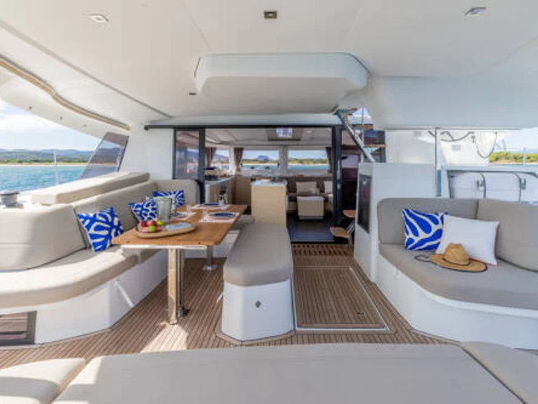 Huur een Fountaine Pajot Fountain Pajot FP 44 in Paros (Eiland)