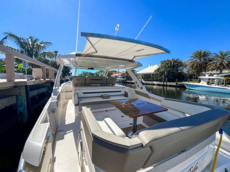 Huur Jacht met of zonder schipper Tiara in Palm Beach