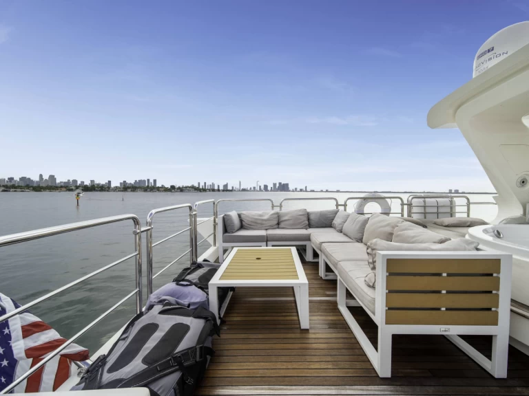 Bootverhuur Azimut Azimut 84 Sky  in Miami via SamBoat
