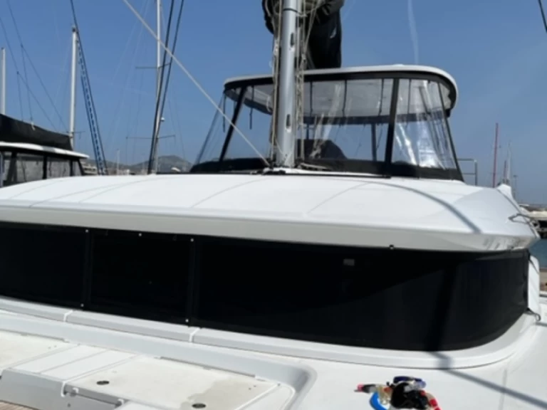 Bootverhuur Lagoon Lagoon 50 in Álimos via SamBoat