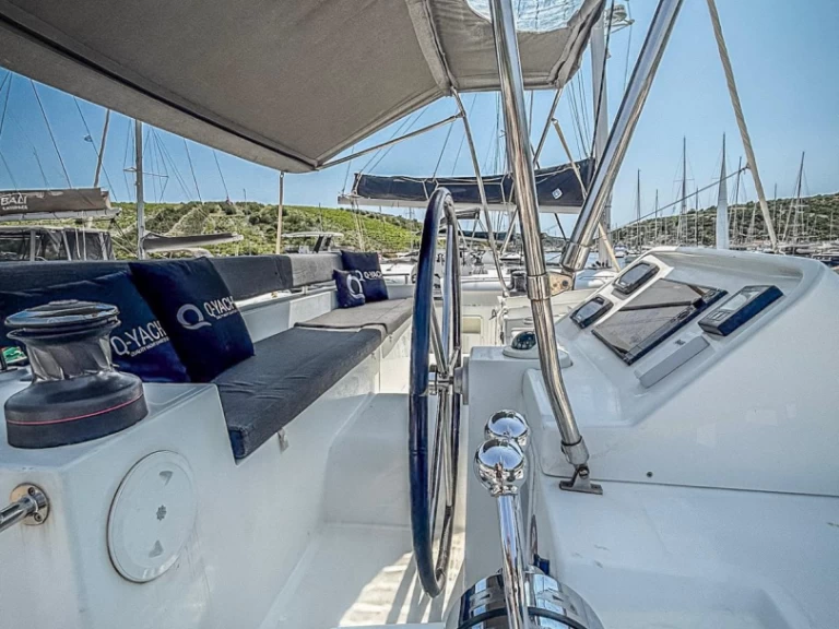 Bootverhuur Lagoon Lagoon 450 F in Primošten via SamBoat