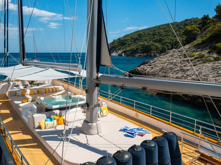 Huur een  Luxury Sailing Yacht Dalmatino in Split