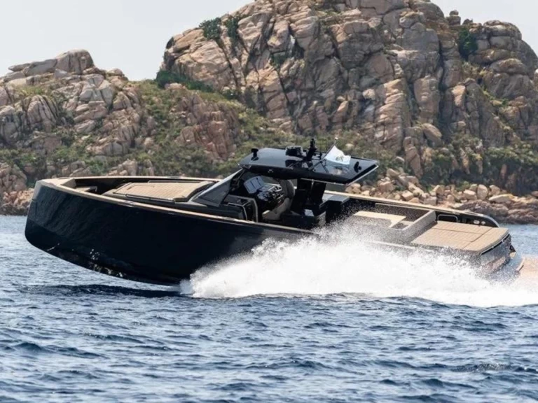 Verhuur Motorboot Pardo Yachts met vaarbewijs