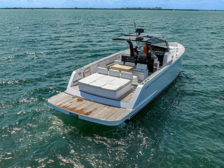 Huur een Pardo Yachts Pardo 43 in Miami Beach
