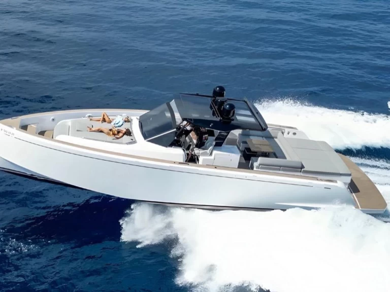 Verhuur Motorboot Pardo Yachts met vaarbewijs