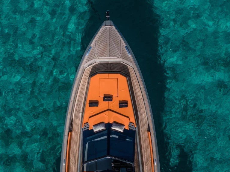 Huur een EVO 43 Mistral  in Ibiza Town