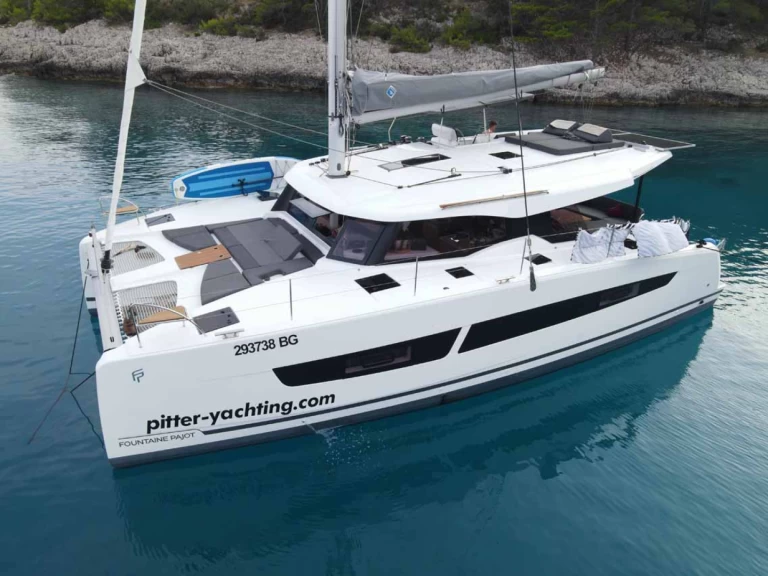 Verhuur Catamaran Fountaine Pajot met vaarbewijs