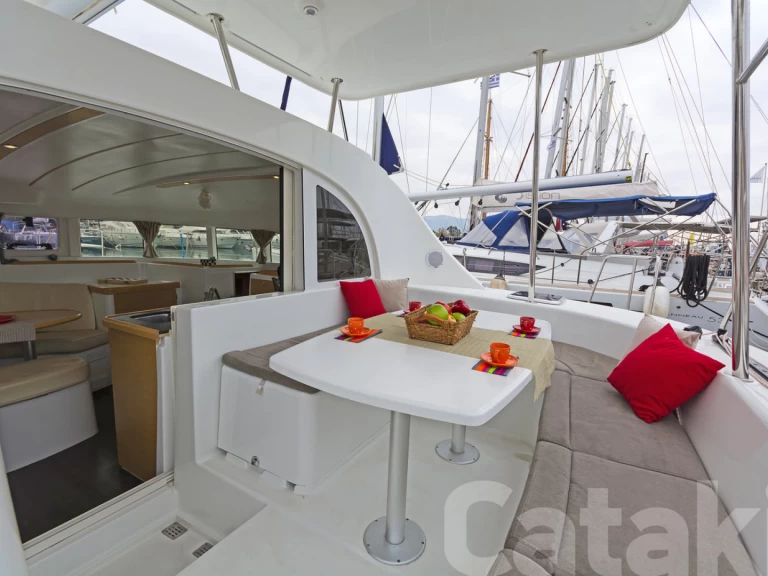 Huur een Lagoon Lagoon 380 S2 in Lávrio