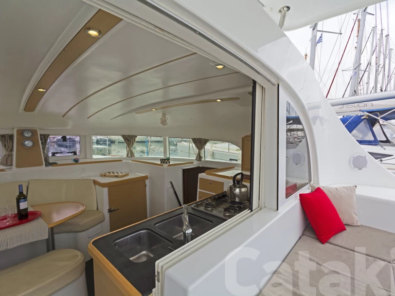 Bootverhuur Lávrio goedkoop Lagoon 380 S2