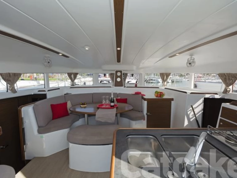 Verhuur Catamaran Lagoon met vaarbewijs