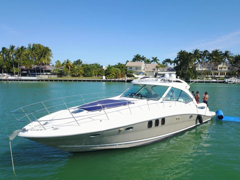 Bootverhuur Sea Ray Sea Ray 480 Sundancer in Miami Beach via SamBoat