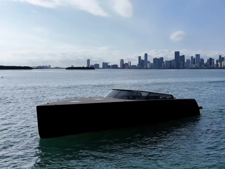 Verhuur Motorboot VanDutch met vaarbewijs
