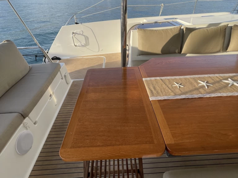 Verhuur Catamaran Fountaine Pajot met vaarbewijs