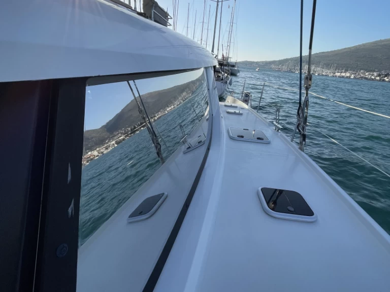 Huur een Fountaine Pajot Saba 50 in Lefkáda