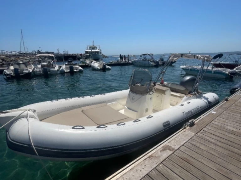 RIB te huur in Les Issambres voor de beste prijs