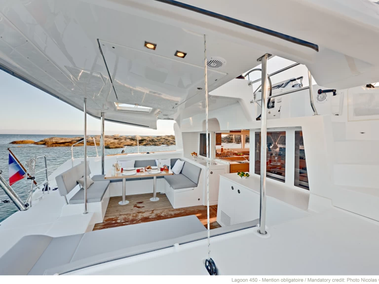 Bootverhuur Grand Cayman goedkoop Lagoon 450