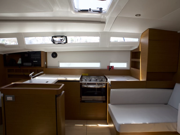 Jeanneau Sun Odyssey 41 te huur van particulier of professional in Skiathos