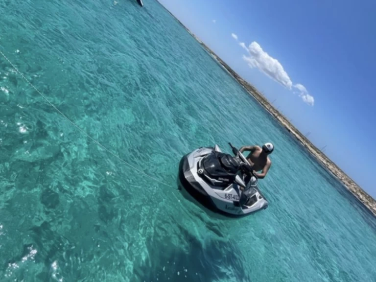 Huur Jet Ski met of zonder schipper Sea-Doo in Ibiza Town