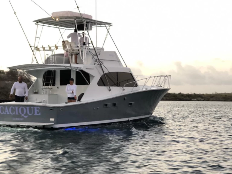 costume 45 te huur van particulier of professional in Willemstad