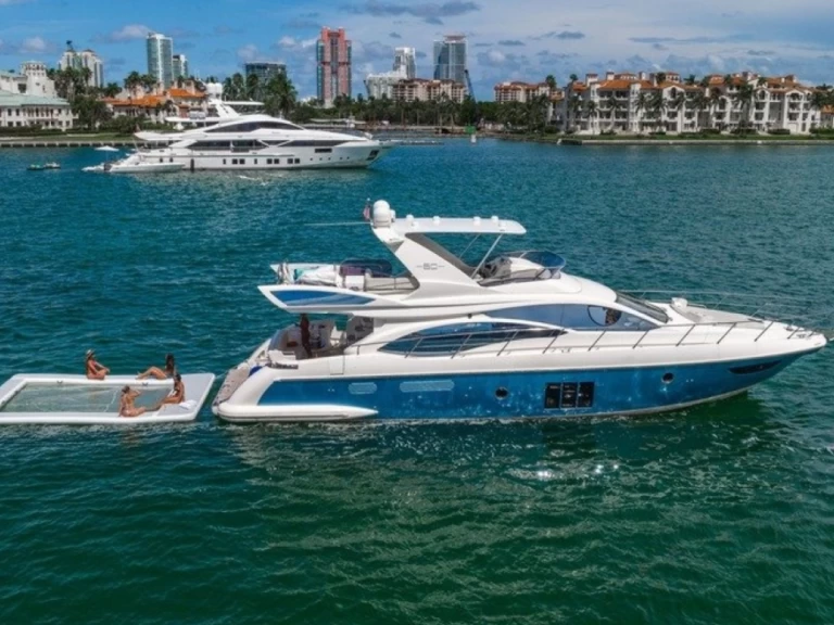 Bootverhuur Miami Beach goedkoop Azimut 60 Fly