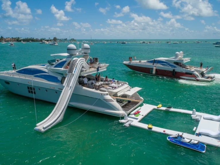 Azimut 103’ azimut S  te huur van particulier of professional in Miami Beach