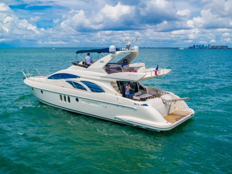 Huur een Azimut Azimut 62 Fly in Miami Beach