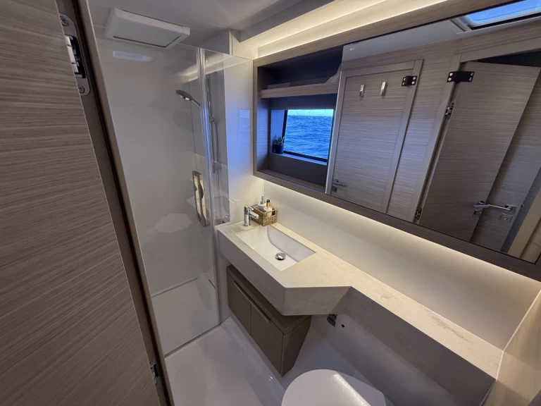 Verhuur Catamaran Lagoon met vaarbewijs