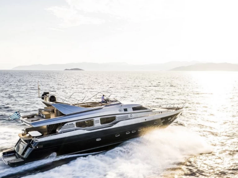 Huur een Posillipo 7 8 ' 5 " in Athene