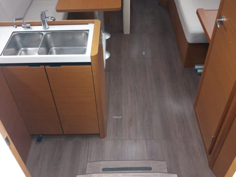 Huur Zeilboot met of zonder schipper Jeanneau in Procida