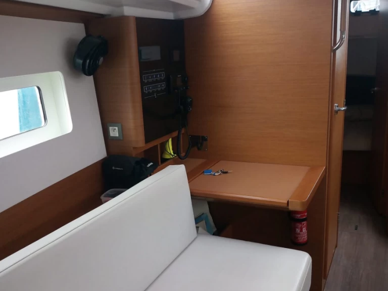 Verhuur Zeilboot Jeanneau met vaarbewijs