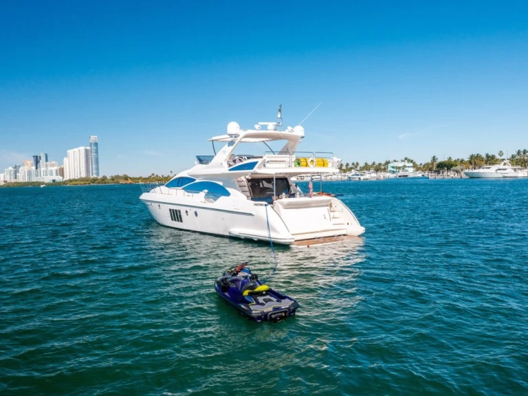 Verhuur Jacht Azimut met vaarbewijs