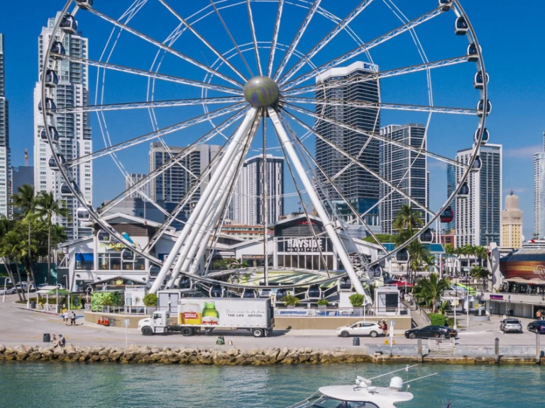 Bootverhuur Miami goedkoop Sea Ray 500 Sundancer