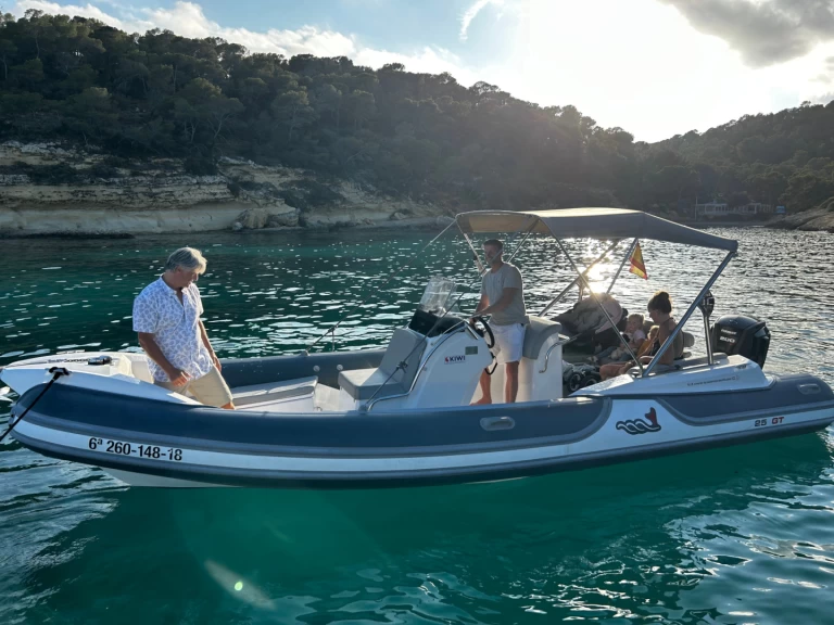 RIB te huur in El Toro voor de beste prijs