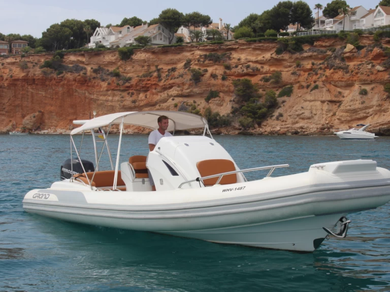Huur een Grand Marine 850 in El Toro