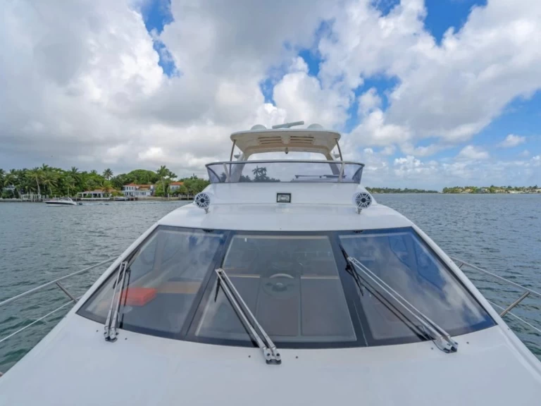 Huur een Azimut Azimut 65  in Miami Beach