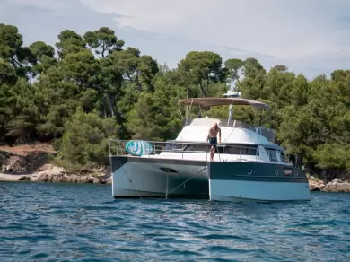 Jachthuur in Golfe-Juan - Fountaine Pajot Cumberland 44 via SamBoat
