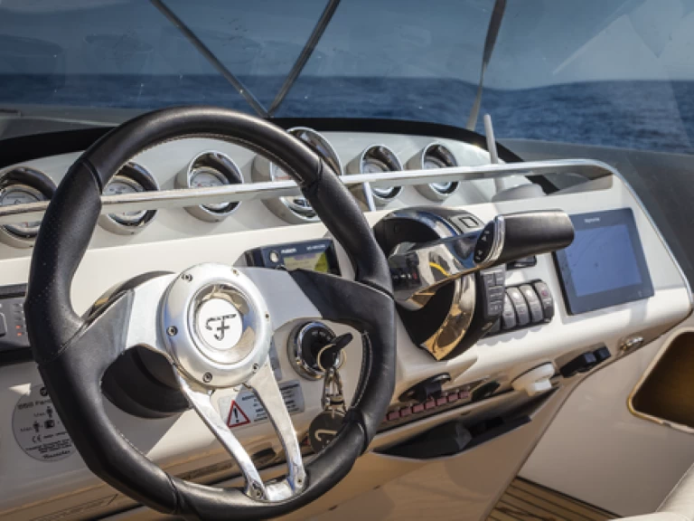 Frauscher 858 fantom Air te huur van particulier of professional in El Toro